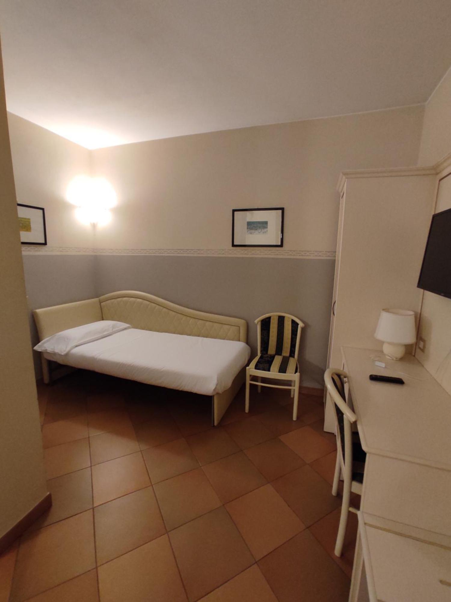Hotel Le Mura فولينيو المظهر الخارجي الصورة