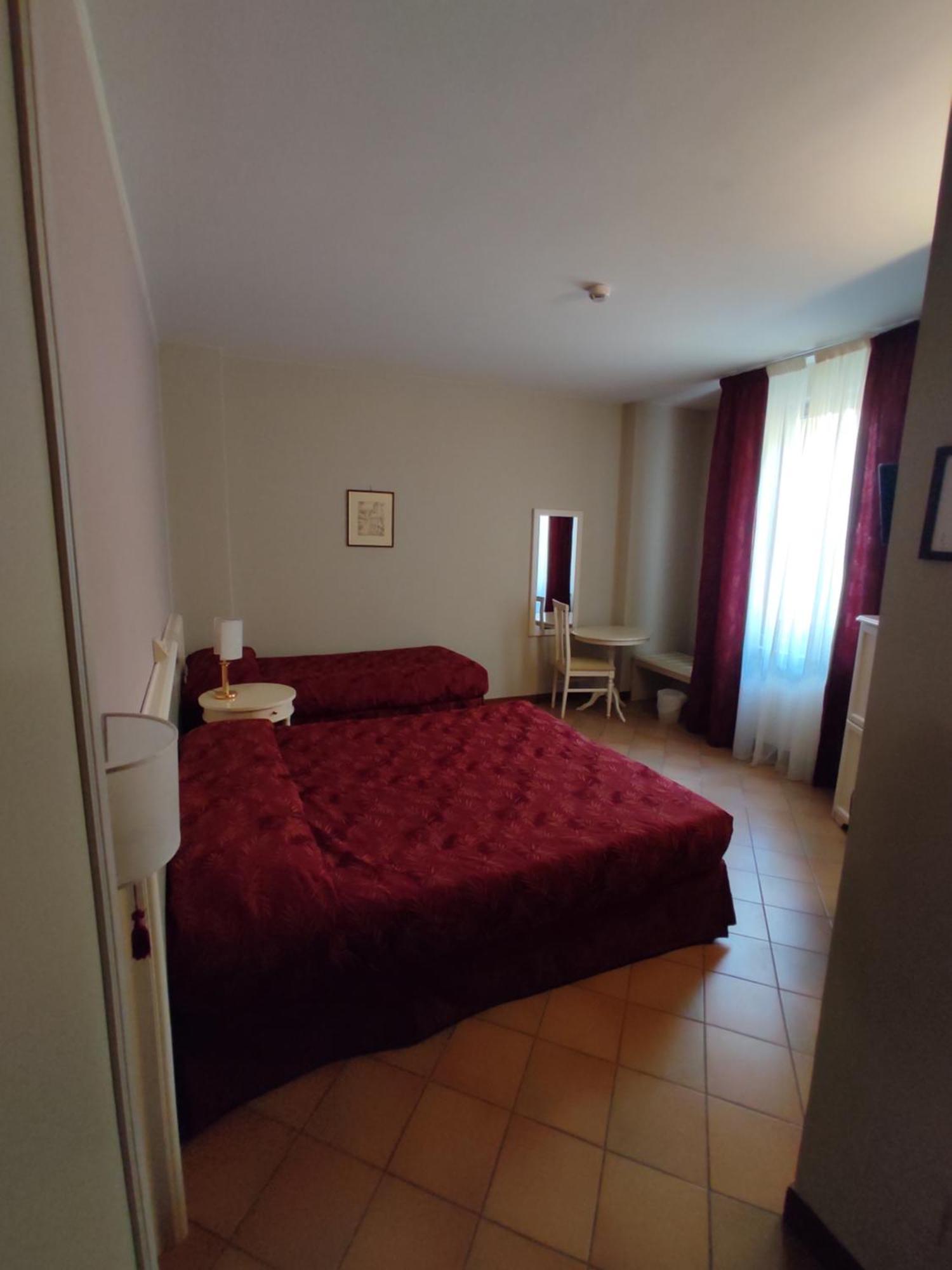 Hotel Le Mura فولينيو المظهر الخارجي الصورة