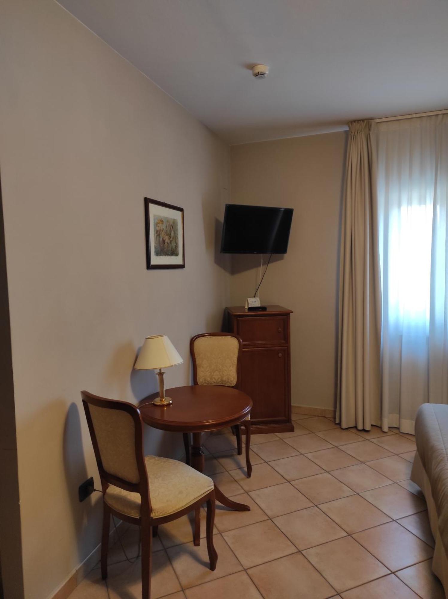 Hotel Le Mura فولينيو المظهر الخارجي الصورة
