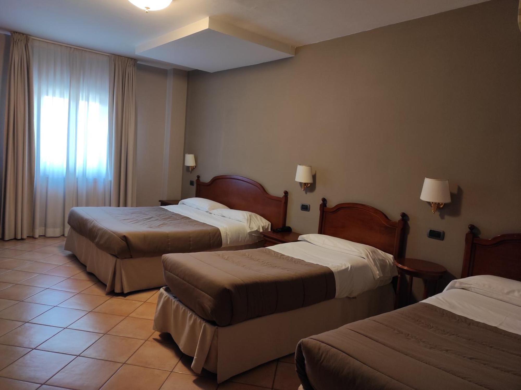 Hotel Le Mura فولينيو المظهر الخارجي الصورة