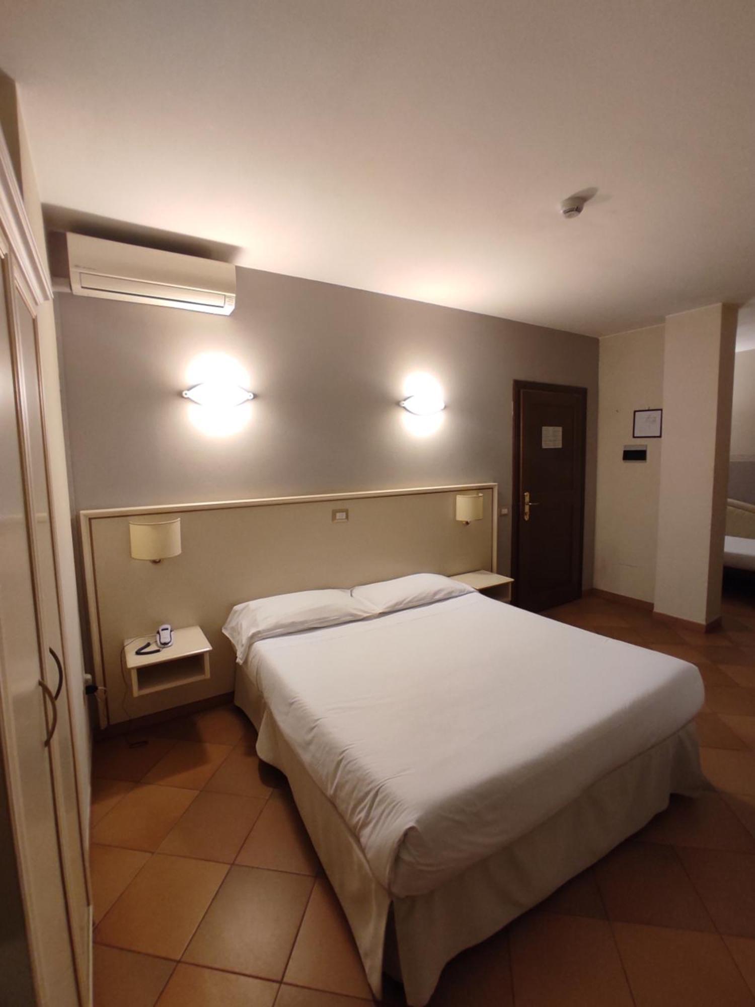 Hotel Le Mura فولينيو المظهر الخارجي الصورة