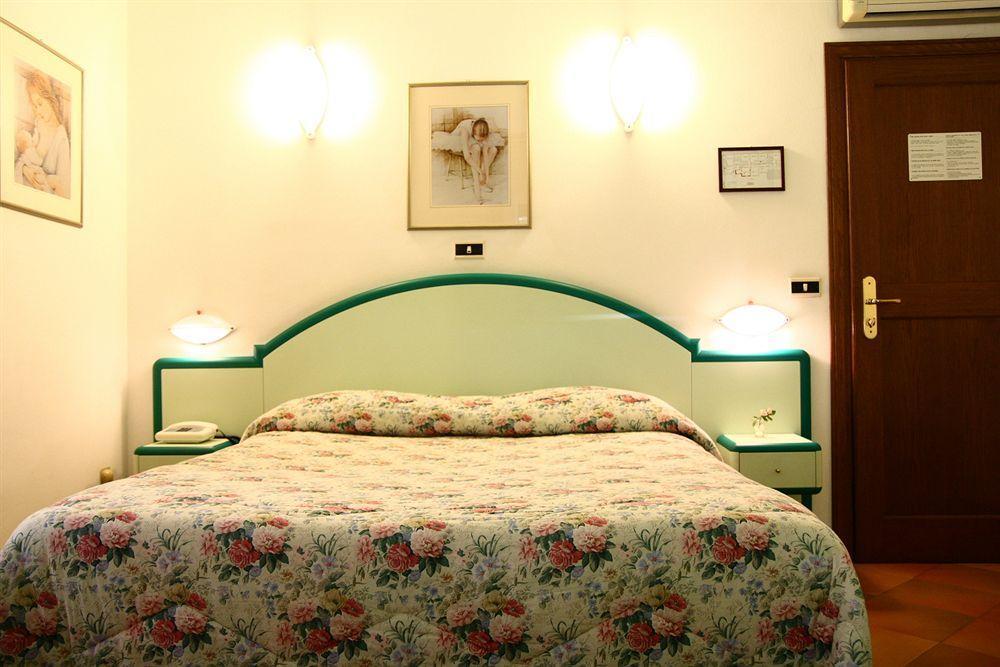 Hotel Le Mura فولينيو المظهر الخارجي الصورة