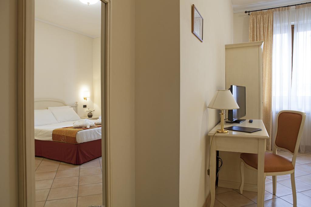 Hotel Le Mura فولينيو المظهر الخارجي الصورة