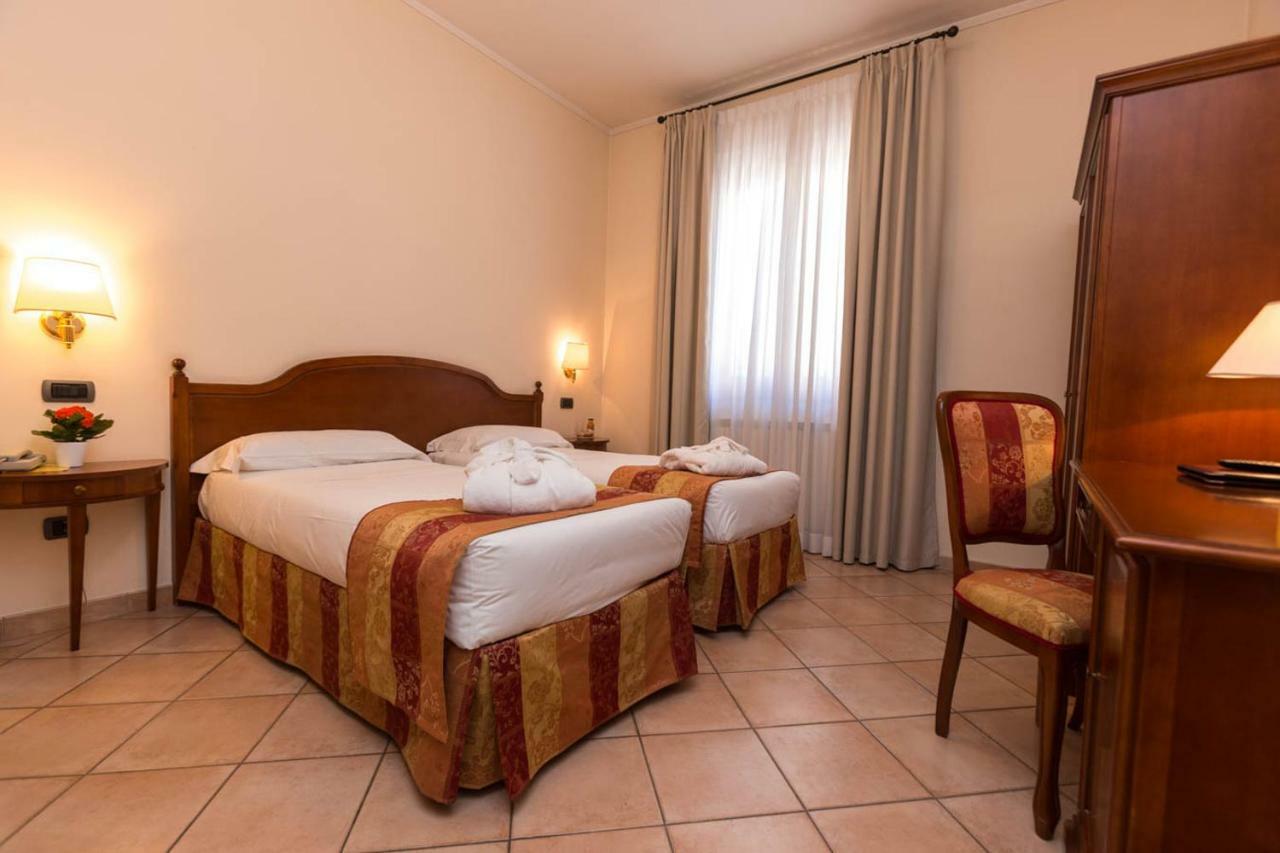 Hotel Le Mura فولينيو المظهر الخارجي الصورة